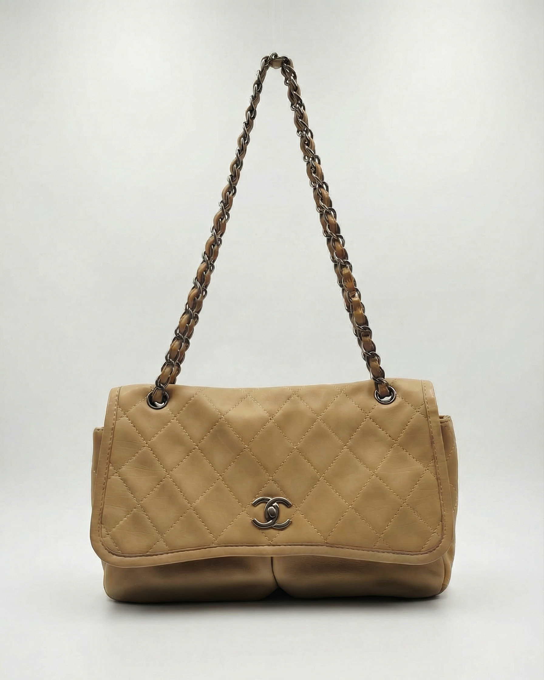 CHANEL jumbo quilted lambskin flap bag 2010